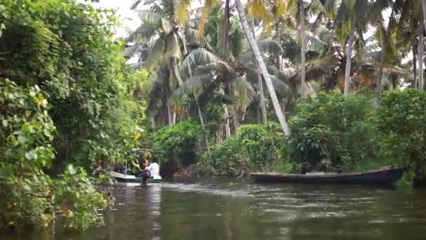 Boat and Palm tree backwater in India Timelapse — Stock Video