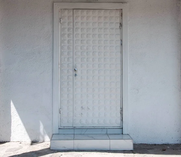 Fondo Abstracto Con Puerta Hierro Blanco Para Diseño — Foto de Stock