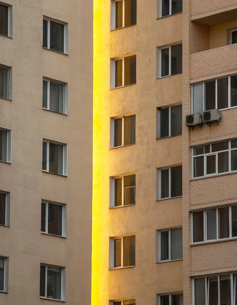 Windows Moderní Budovy Oranžovými Stěnami Pro Návrh — Stock fotografie