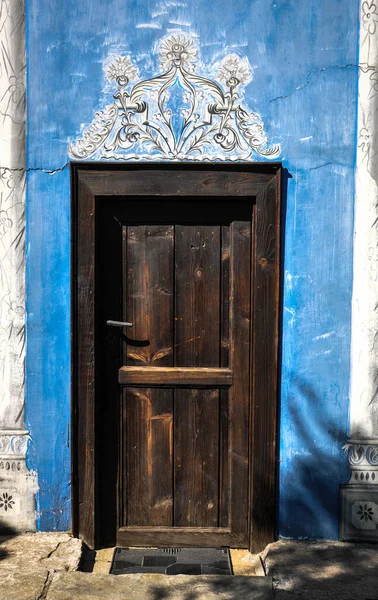 Antigua Casa Con Paredes Azules Escaleras Madera Para Diseño — Foto de Stock