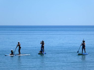 Suyun üstünde spor.