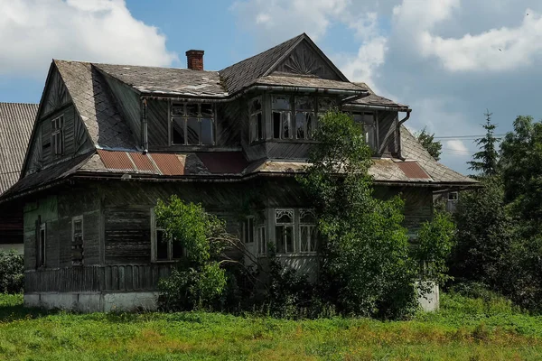 Old Wooden Abandoned House — Stock Photo, Image