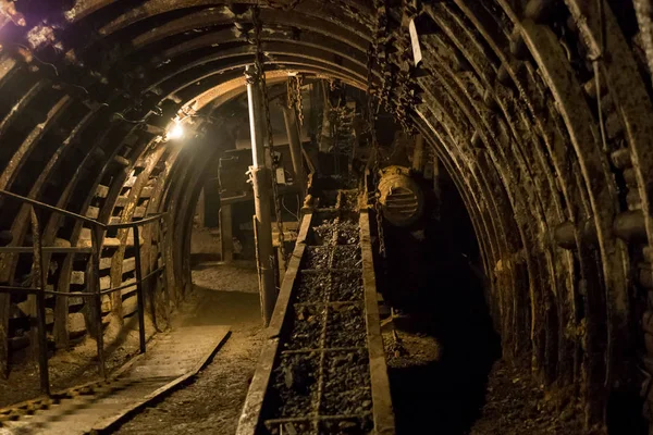 Mijn Tunnel Steenkool Stoep Mijn Stockafbeelding