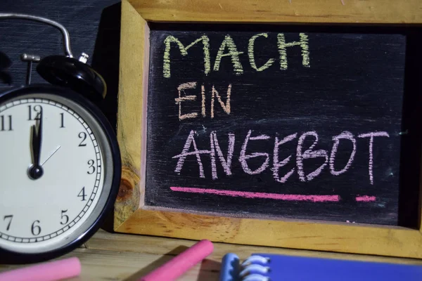 Mach Ein Angebot Németországban Mondat Színes Kézzel Írt Táblára Oktatás — Stock Fotó