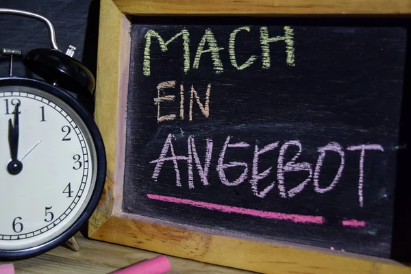 Mach Ein Angebot Alemanha Frase Colorida Manuscrita Quadro Negro Educação — Fotografia de Stock