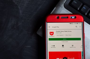 Bekasi, West Java, Endonezya. 18 Kasım 2018: Cep: Kaydet, okuma, Grow dev app akıllı telefon ekranında. Cep okunur daha sonra tarafından geliştirilen bir freeware web tarayıcıdır