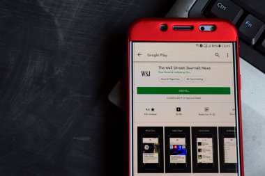 Bekasi, West Java, Endonezya. 18 Kasım 2018: Wall Street Journal: Haberler dev app akıllı telefon ekranında. Wall Street Journal Dow Jones ve Company, Inc tarafından geliştirilen bir freeware web tarayıcıdır
