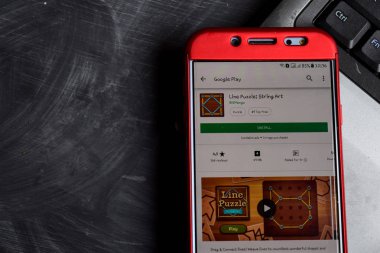 Bekasi, West Java, Endonezya. 23 Aralık 2018: Satır Puzzle: dize sanat dev uygulama Smartphone ekranında. ine bulmaca: dize sanattır Bitmango tarafından geliştirilen ücretsiz web tarayıcısı