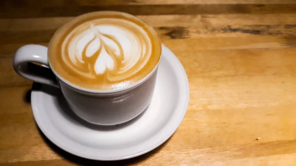 Shot Kahve Kupası Latte Sanat Kadar Kapatın — Stok fotoğraf