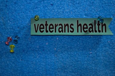 Gaziler sağlık metin kağıt üzerinde strafor zamanlama hatırlatıcı olarak sağlık kavramı ile itme pimleri, bağlı olduğu