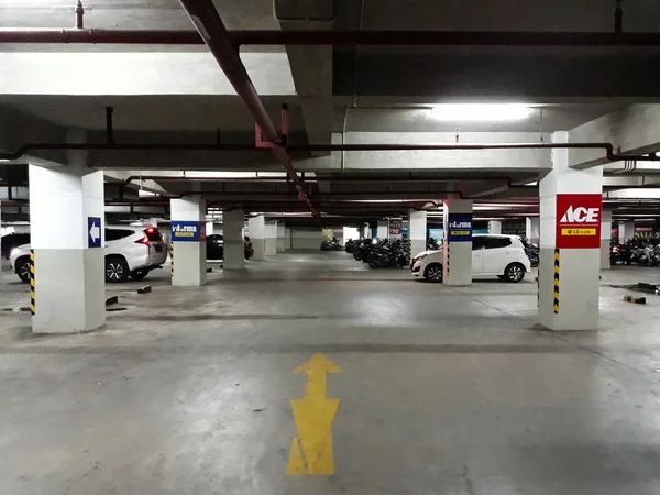 Bekasi West Java Indonezja Lutego 2019 Pojazd Parking Podziemnym Garażu — Zdjęcie stockowe
