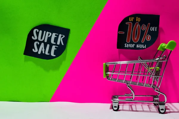 Warenkorb Grün Angehängt Super Sale Und Bis Rabatt Jetzt Einkaufen — Stockfoto