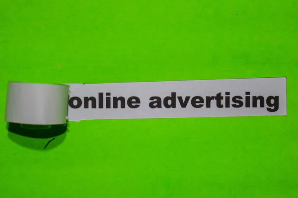 Reklamy Online Biznes Koncepcja Zielony Papier Rozdarty — Zdjęcie stockowe