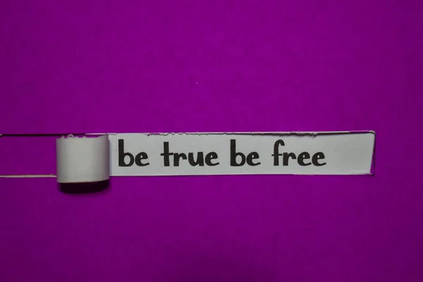 True Free Inspirație Motivație Concept Afaceri Hârtie Violet Sfâșiată — Fotografie, imagine de stoc