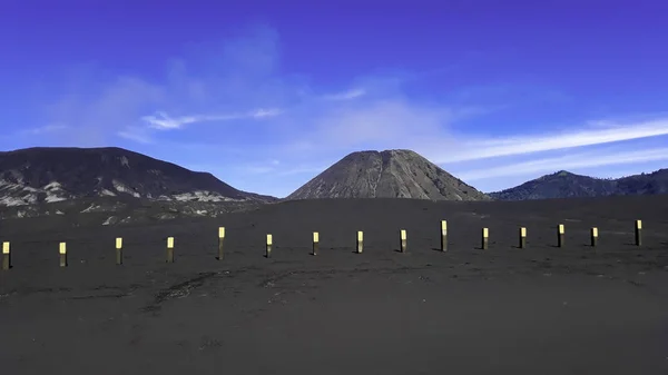 Paisagem colina ou montanha com um céu azul nublado — Fotografia de Stock