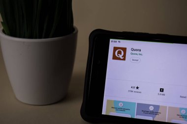 Bekasi, Batı Java, Endonezya. 5 Nisan 2019: Smartphone ekranında Quora dev uygulama. Quora, Quora, Inc tarafından geliştirilen ücretsiz bir web tarayıcısıdır