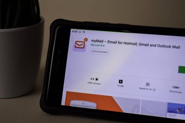 Bekasi, Batı Java, Endonezya. 5 Nisan 2019: Smartphone ekranında myMail dev uygulama. Hotmail, Gmail için, Outlook Mail My.com B. V tarafından geliştirilen ücretsiz bir web tarayıcısıdır