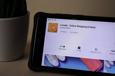 Bekasi, Batı Java, Endonezya. 5 Nisan 2019: akıllı telefon ekranında Lazada dev uygulaması. Online alışveriş & Deals Lazada mobil tarafından geliştirilen bir Freeware Web tarayıcısı
