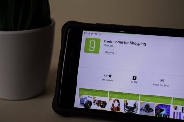 Bekasi, Batı Java, Endonezya. 5 Nisan 2019: Smartphone ekranında Geek dev uygulama. Akıllı alışveriş Wish Inc tarafından geliştirilen bir Freeware Web tarayıcısı