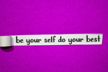 Kendinizi en iyi metin, Inspiration, motivasyon ve iş konsepti mor yırtık kağıt yapmak olun