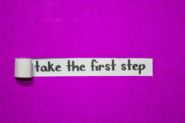 Возьмем Текст Первого Шага Вдохновение Бизнес Концепцию Фиолетовой Бумаге — стоковое фото