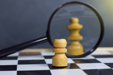 Satranç tahtası oyunu. Stratejik planlama ve istihbarat konsepti