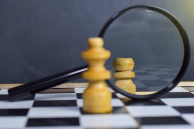 Satranç tahtası oyunu. Stratejik planlama ve istihbarat konsepti
