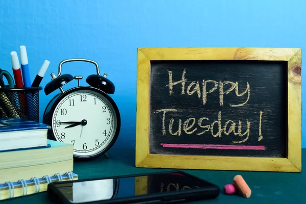 Feliz Martes Planificación Sobre Los Antecedentes Mesa Trabajo Con Suministros — Foto de Stock