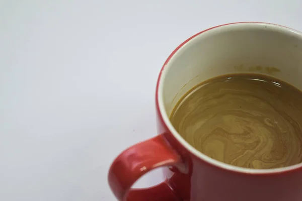 Chiudi Caffè Caldo Cappuccino Una Tazza Rossa Isolata Uno Sfondo — Foto Stock