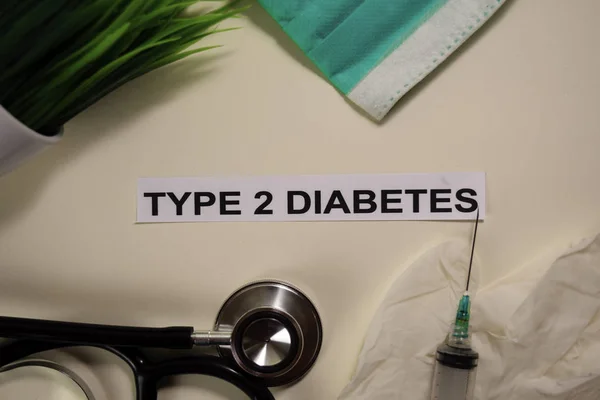 Diabetes tipo 2 con inspiración y concepto médico / sanitario en el escritorio — Foto de Stock