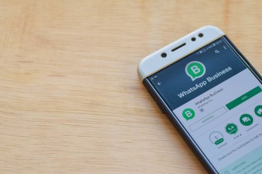 Bekasi, Batı Java, Endonezya. 3 Haziran 2019 : Whatsapp Business dev uygulaması Smartphone ekranında. Whatsapp İş Whatsapp Inc tarafından geliştirilen bir ücretsiz web tarayıcısı
