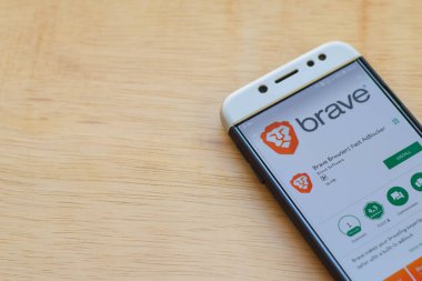 Bekasi, Batı Java, Endonezya. 3 Haziran 2019 : Cesur Tarayıcı: Akıllı Telefon ekranında Hızlı Adblocker dev uygulaması. Hızlı Adblocker Brave Software tarafından geliştirilen bir freeware web tarayıcısıdır