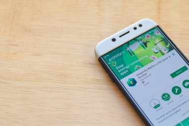 Bekasi, Batı Java, Endonezya. 3 Haziran 2019 : Akıllı Telefon ekranında Kaspersky Battery Life geliştirme uygulaması. Saver & Booster, Kaspersky Lab tarafından geliştirilen ücretsiz bir web tarayıcısıdır
