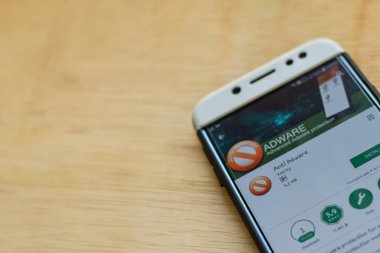 Bekasi, Batı Java, Endonezya. 3 Haziran 2019 : Akıllı Telefon ekranında Anti Adware dev uygulaması. Anti Adware Keerby tarafından geliştirilen bir freeware web tarayıcısıdır