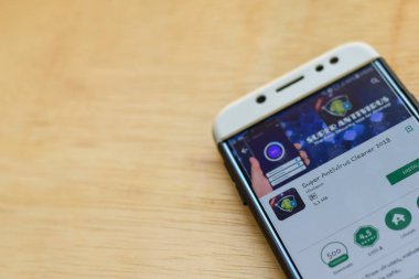 Bekasi, Batı Java, Endonezya. 3 Haziran 2019 : Smartphone ekranında Super Antivirus Cleaner 2018 dev uygulaması. Super Antivirus Himlamo tarafından geliştirilen bir freeware web tarayıcısıdır