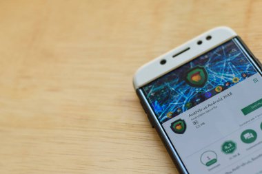 Bekasi, Batı Java, Endonezya. 3 Haziran 2019 : Antivirus Android 2018 dev uygulaması Smartphone ekranında. Antivirus Androhelm Güvenlik tarafından geliştirilen bir freeware web tarayıcısıdır