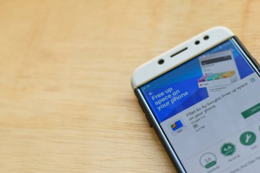 Bekasi, Batı Java, Endonezya. 3 Haziran 2019 : Dosyalar Google dev uygulaması tarafından Smartphone ekranında gidin. Telefonunuzda Free up Space Google Llc tarafından geliştirilen bir ücretsiz web tarayıcısı