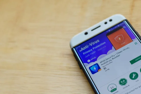Bekasi, Batı Java, Endonezya. 3 Haziran 2019 : Akıllı Telefon ekranında Apus Security dev uygulaması. Temiz Virüs, Antivirus, Booster Security Elite tarafından geliştirilen ücretsiz bir web tarayıcısıdır — Stok fotoğraf