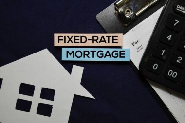 Ofis masasında izole yapışkan notlar sabit oranlı Mortgage metin.