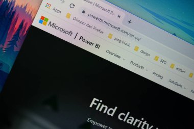 Microsoft Power BI web sitesinin ana sayfası bilgisayar ekranında. Power BI, Microsoft Corporation tarafından geliştirilen bir web tarayıcısıdır. Bekasi, 21 Temmuz 2020