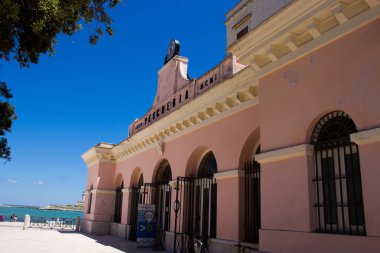 Puglia turistik bilgi, eski sarayda: Vieste 