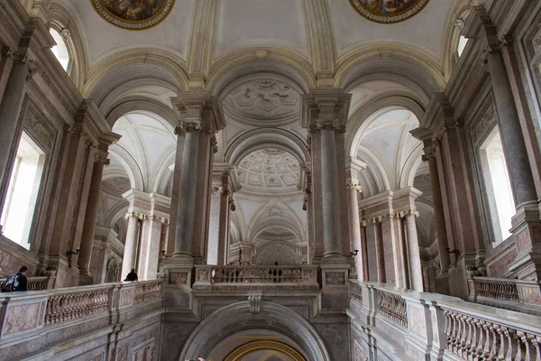 Kungliga slottet i Caserta, den största kungliga palatset i världen — Stockfoto