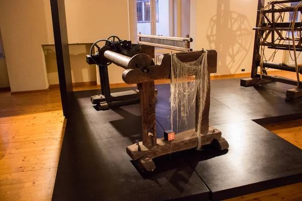 San Lucio, Caserta, ipek eserleri, ipek dokuma tezgâh 