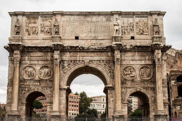 Colisée et Arc de Constantin, la grande beauté de Rome — Photo