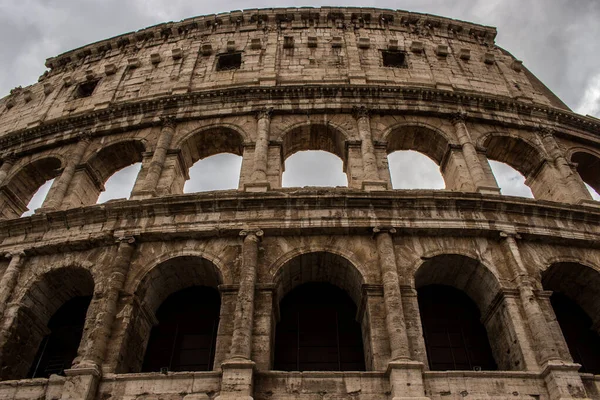 Coliseu, a grande beleza de Roma — Fotografia de Stock