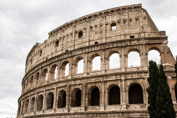 Coliseu, a grande beleza de Roma — Fotografia de Stock