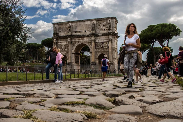 Coliseum and Arch of Constantine, the great beauty of Rome — Stock Photo, Image