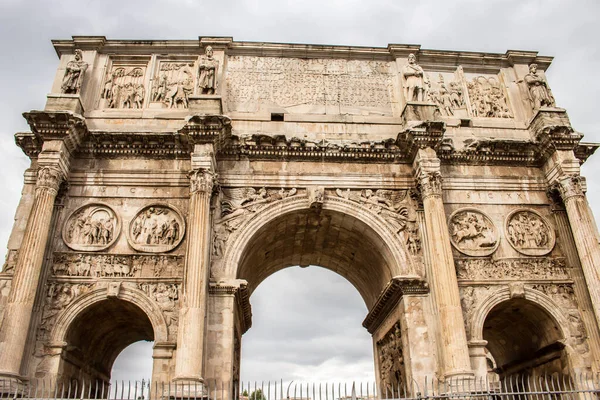 Coliseu e Arco de Constantino, a grande beleza de Roma — Fotografia de Stock