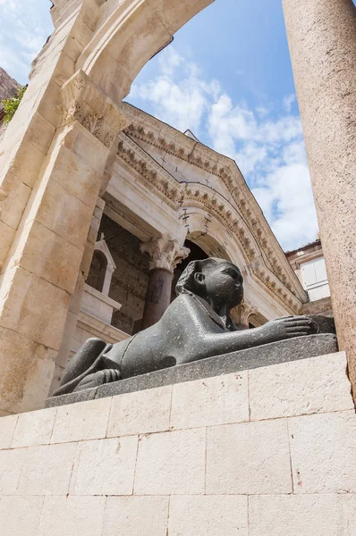 Split Croatie Juin 2014 Sphinx Sculpture Ancienne Architecture Médiévale Partage — Photo