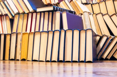 Bu edebiyat topluluğu yeni kitaplığa taşındı. Bugünlerde herkes ebooks ve okuyucuların ne şimdiye kadar sen istemek ve hayal etmeye devam et okumak için kullanma.